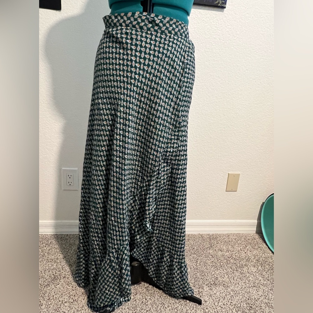 Band of Gypsies Green and White Patterned Skirt